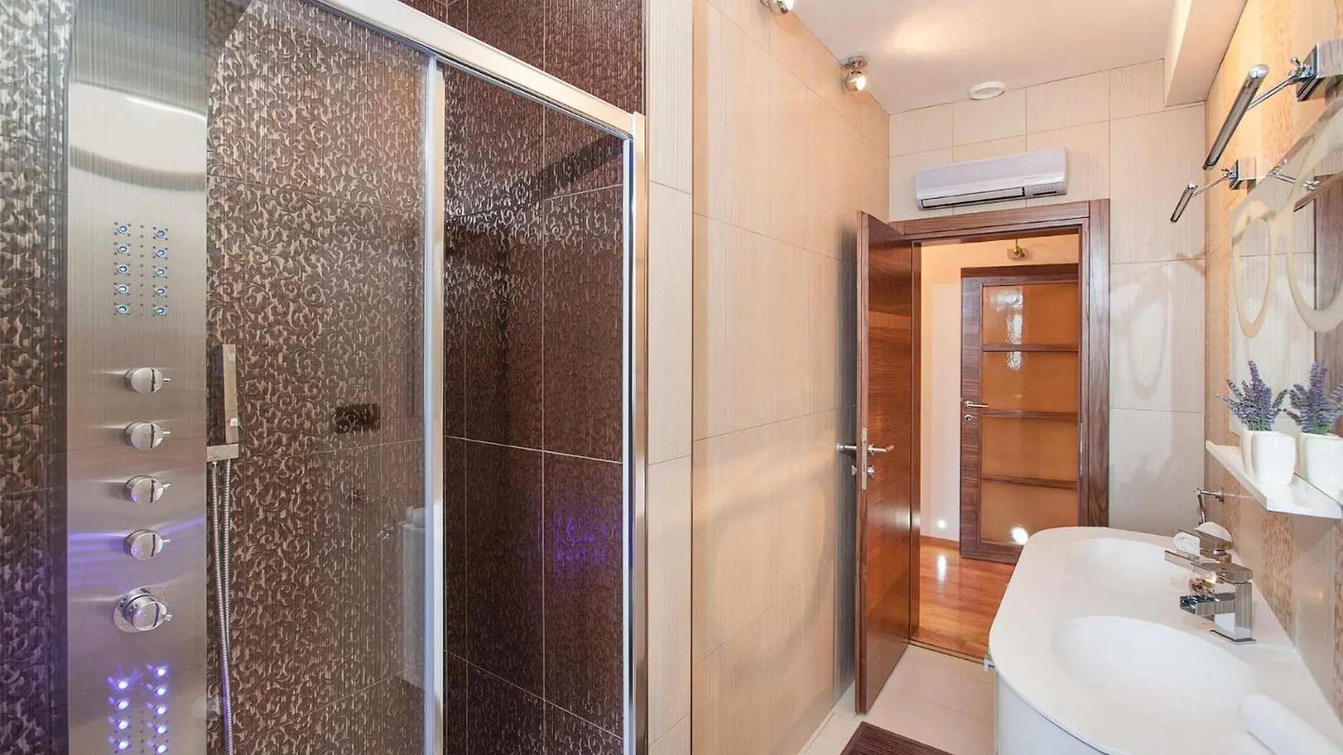 Nice Home In Karojba With Sauna